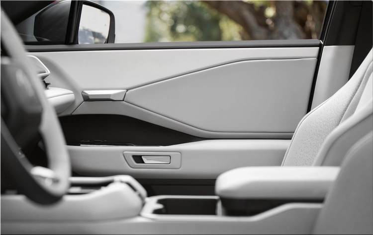 Toyota Highlander BEV 2027