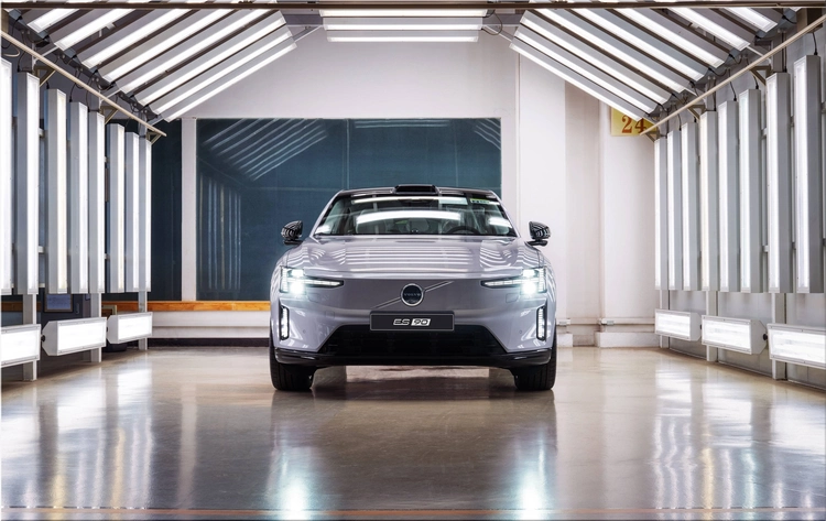 Volvo ES90