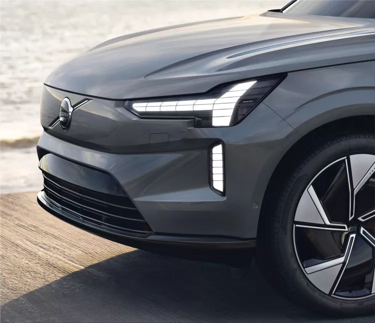 2023 Volvo EX90 electric SUV