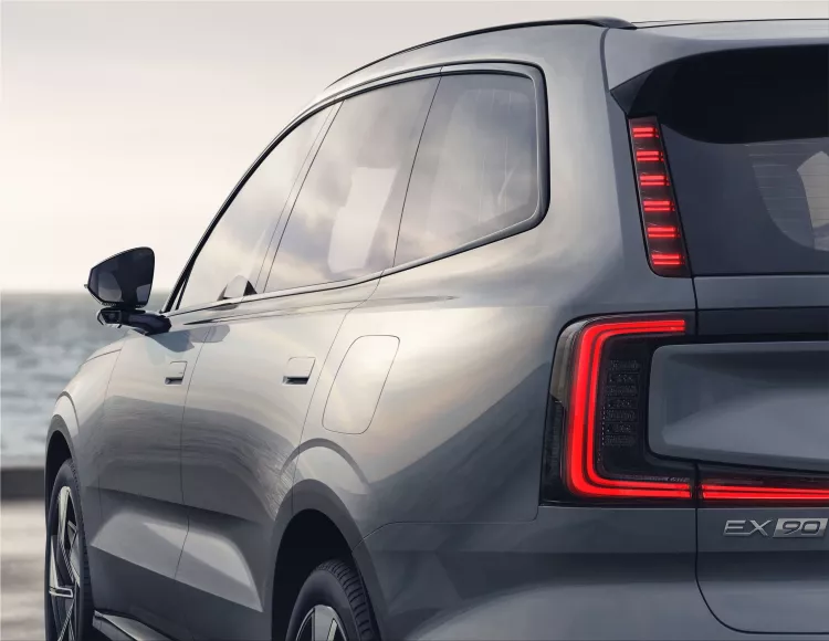 2023 Volvo EX90 electric SUV 7 seats