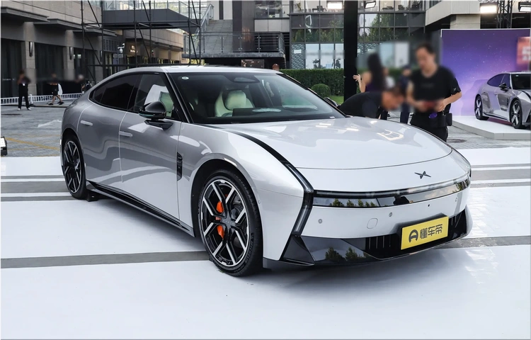 Xpeng P7