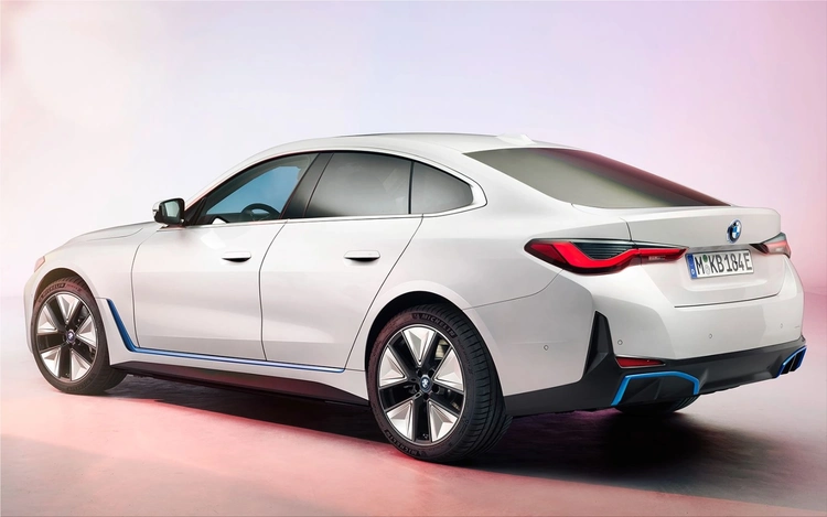 BMW i4