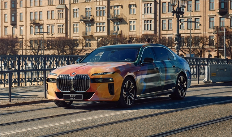 BMW i7