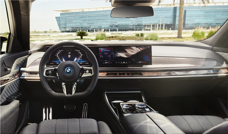 BMW i7
