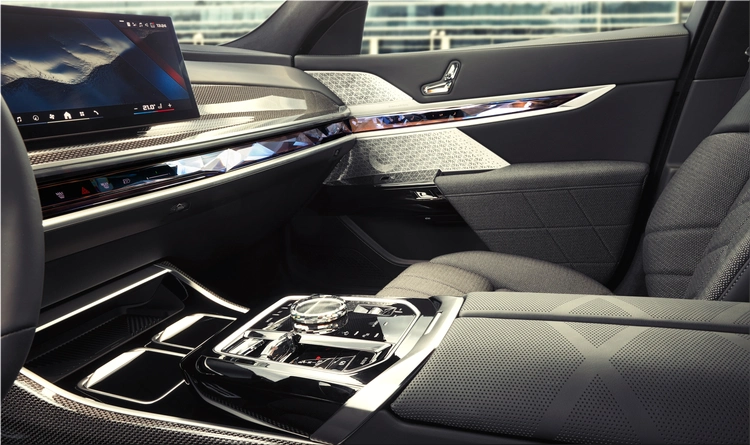 BMW i7