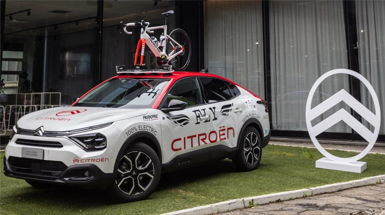 Citroen e-C4 X