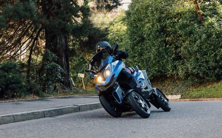 eQooder four wheel electric motorcycle