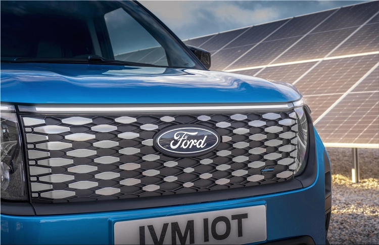 Ford E-Transit Courier