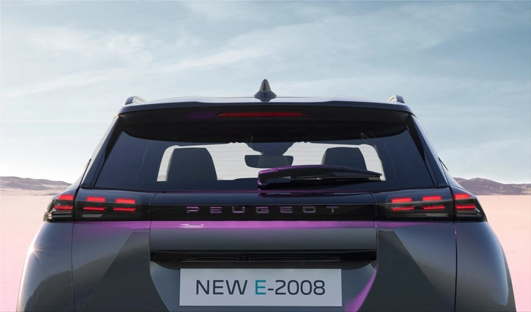 Peugeot e-2008