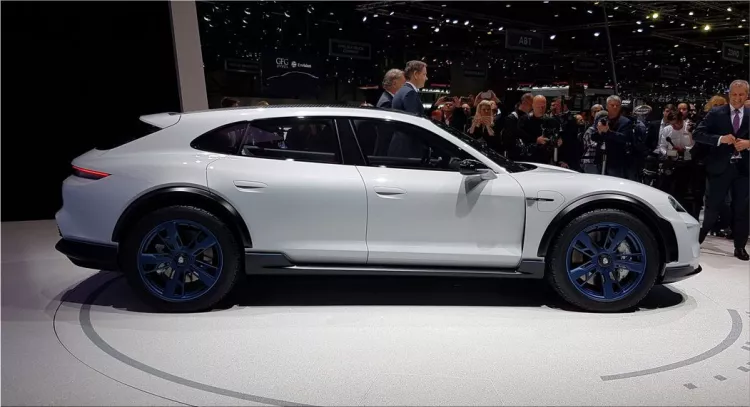 Porsche Mission E Cross Turismo