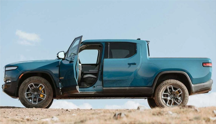 Rivian R1S