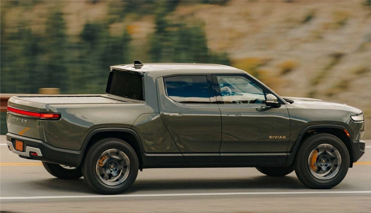 Rivian R1S
