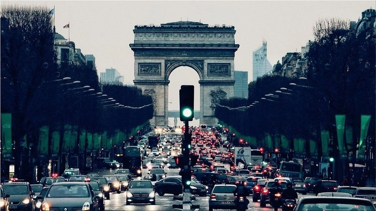 The European Union will monitor the emissions of new trucks and buses