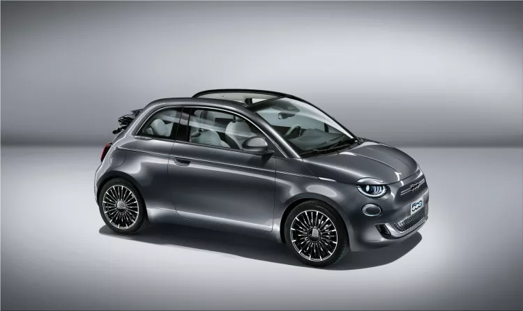 Pre-orders for the electric Fiat 500 "La Prima" are open