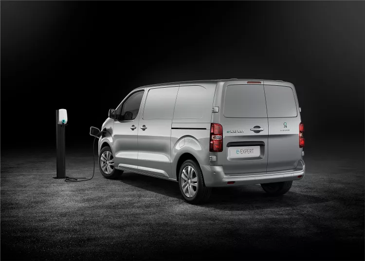 Peugeot e-Expert electric van will offer up to 330 km of range