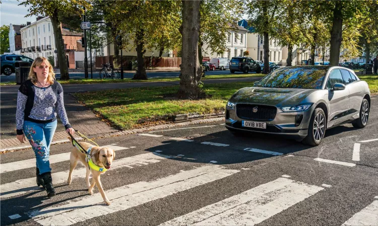 The new electric cars will have to make noise from 1 July 2019