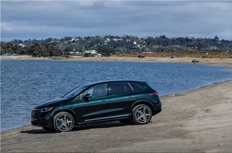 Mercedes-Benz EQE AMG SUV