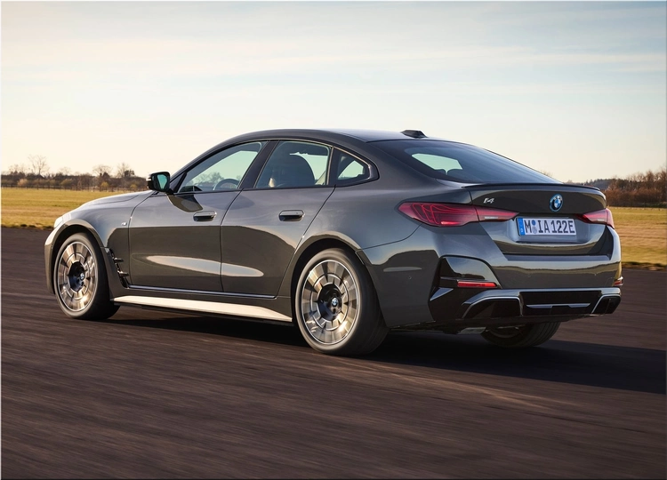 BMW i4
