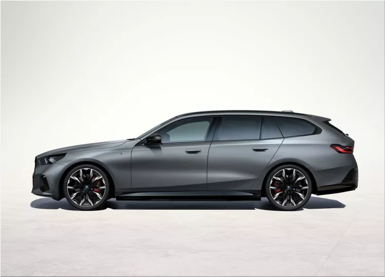 2025 BMW i5 M60 Touring