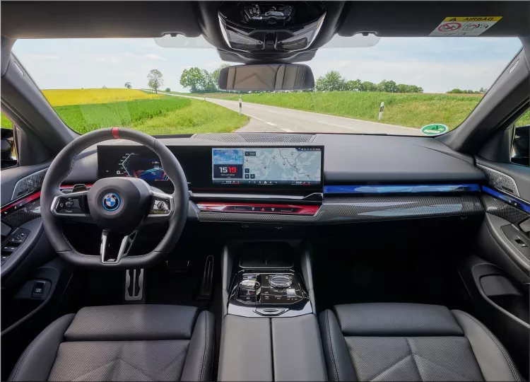 2025 BMW i5 M60 Touring