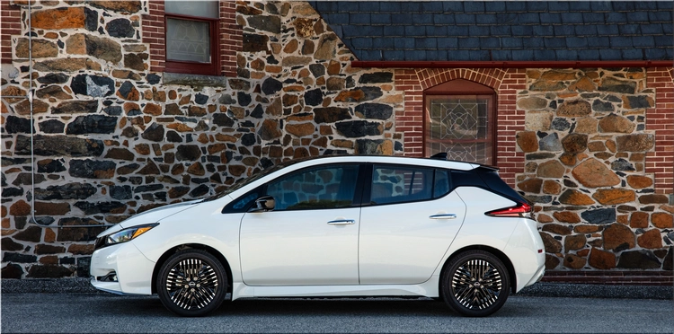 2025 Nissan LEAF