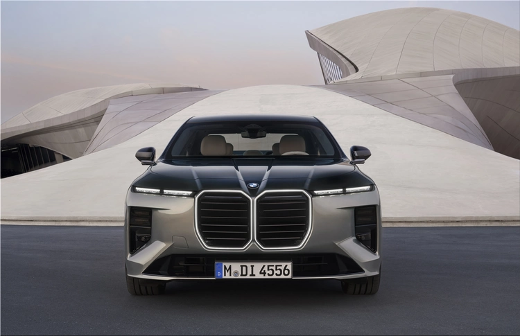 2027 BMW i7
