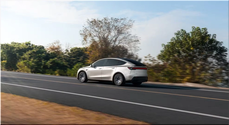 2027 Tesla Model Y L Premium