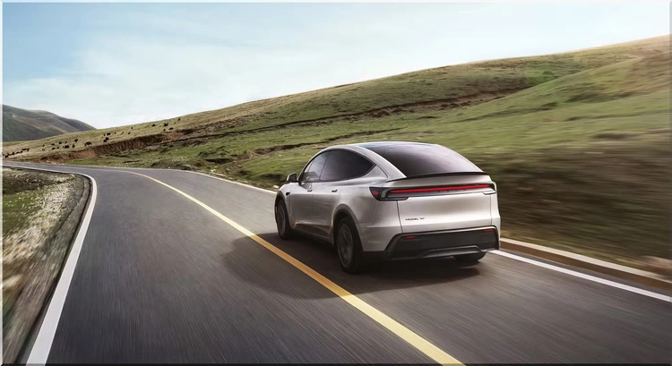 2027 Tesla Model Y L Premium