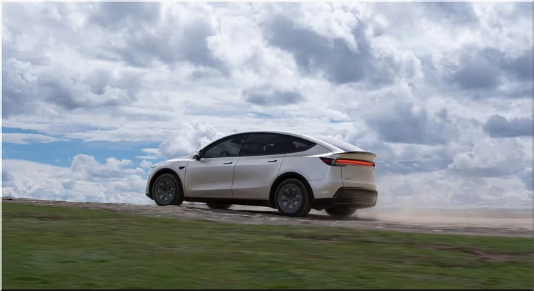 2027 Tesla Model Y L Premium