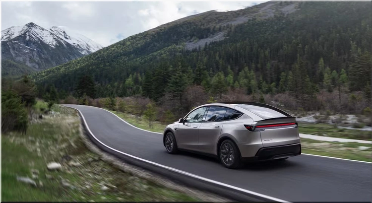 2027 Tesla Model Y L Premium