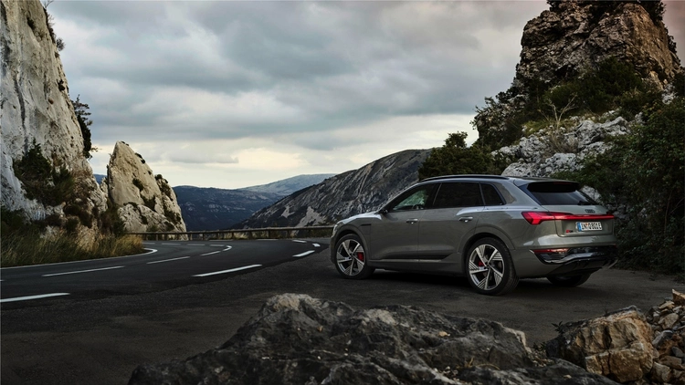 Audi Q8 Sportback e-tron