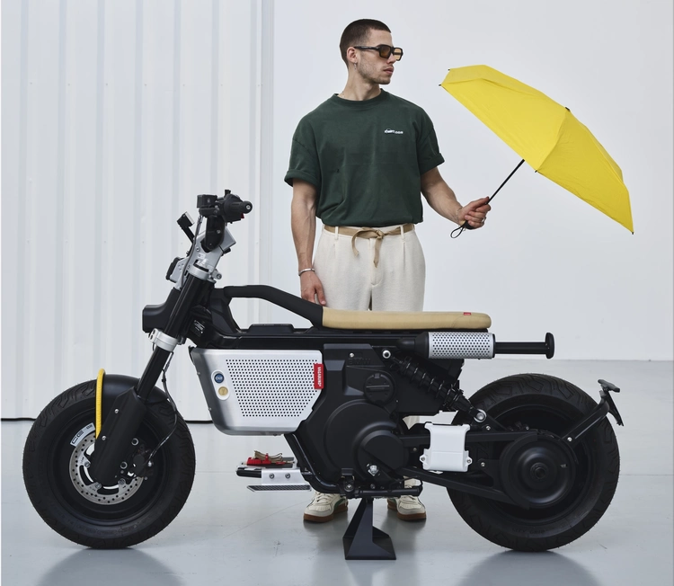 BMW CE 02 x VAGABUND