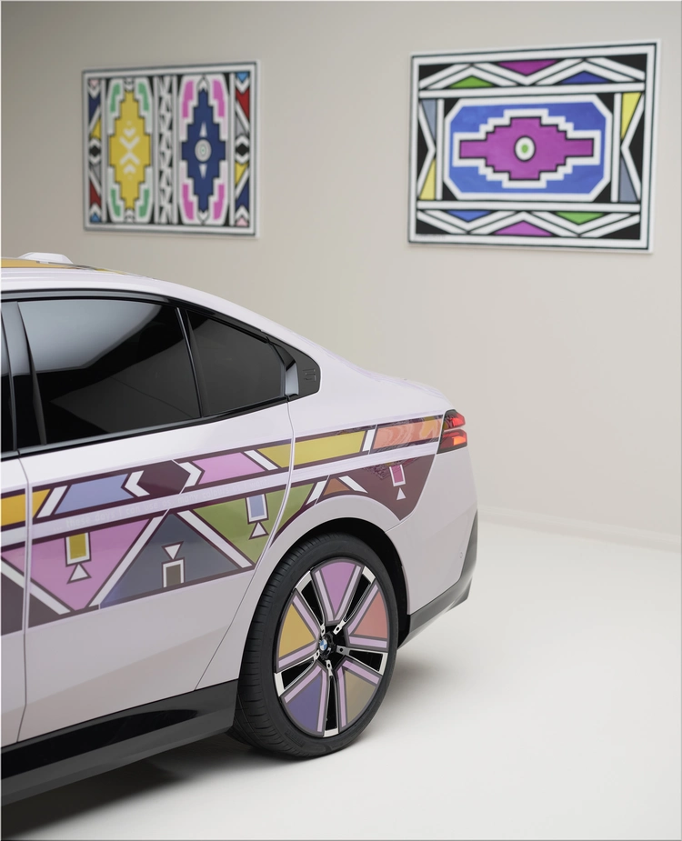 BMW i5 Flow NOSTOKANA