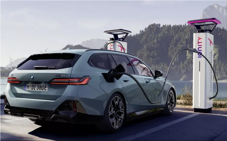 BMW i5 Touring