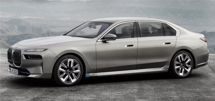 BMW i7