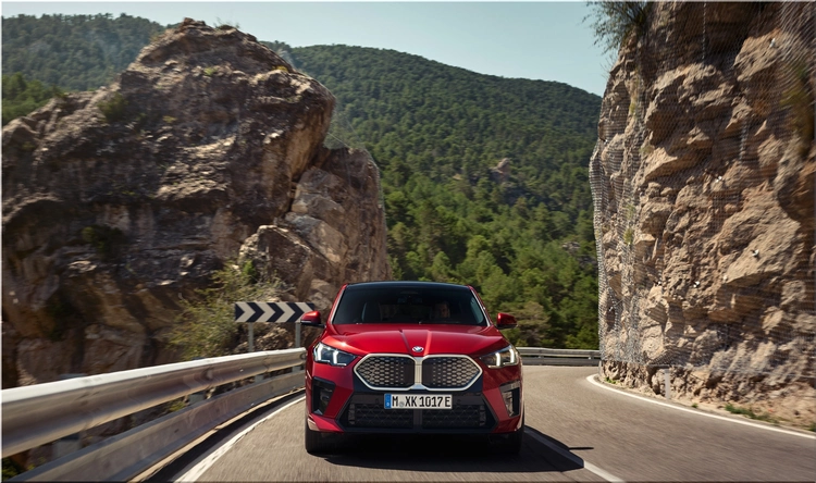 BMW iX2