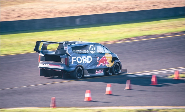 Ford Supervan 4.2