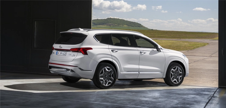 Hyundai Santa Fe hybrid