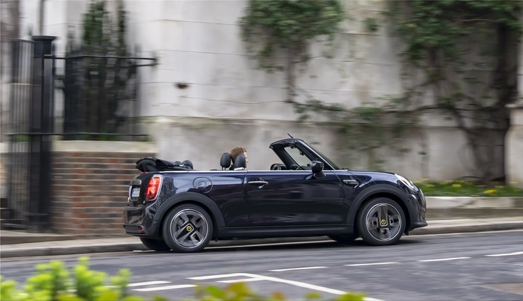 MINI Cooper SE Convertible