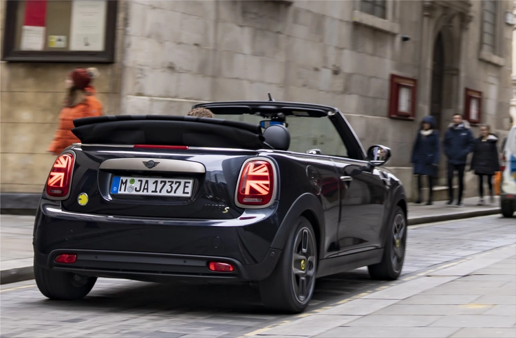 MINI Cooper SE Convertible