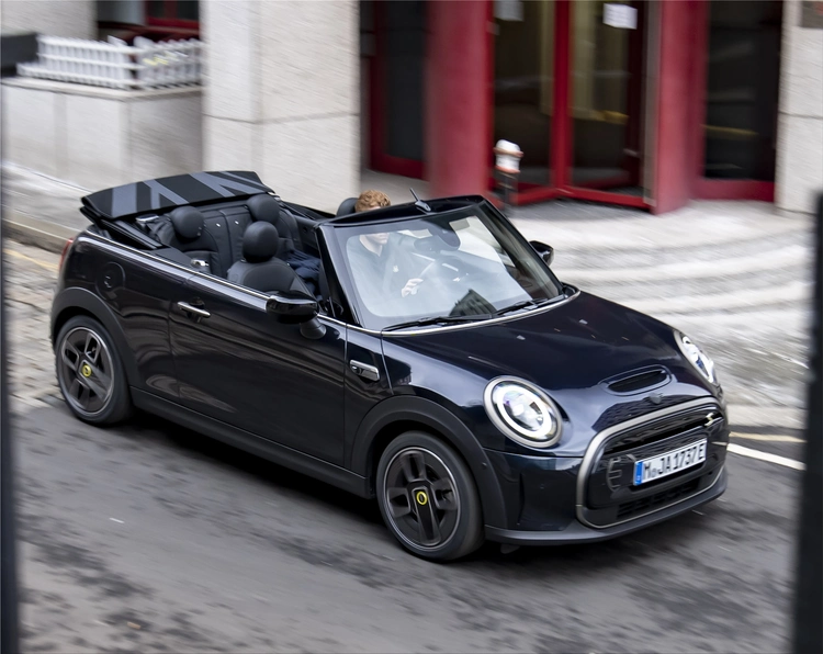 MINI Cooper SE Convertible