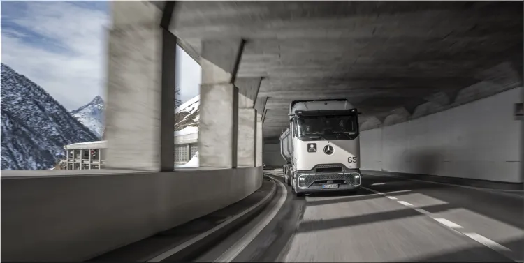 Mercedes-Benz GenH2 Truck