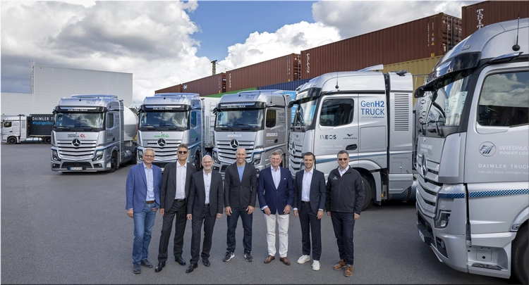 Mercedes-Benz GenH2 Trucks