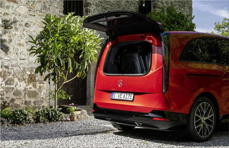Mercedes-Benz VLE 300 Electric Van