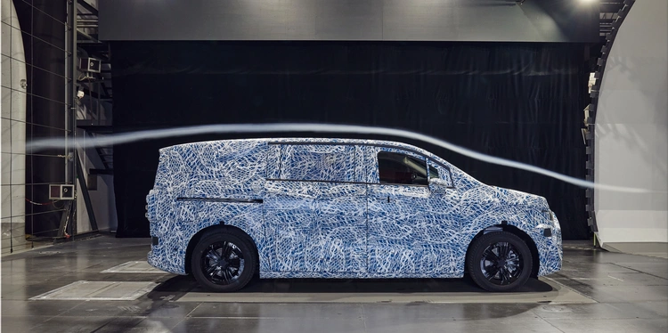 Mercedes-Benz VLE electric minivan