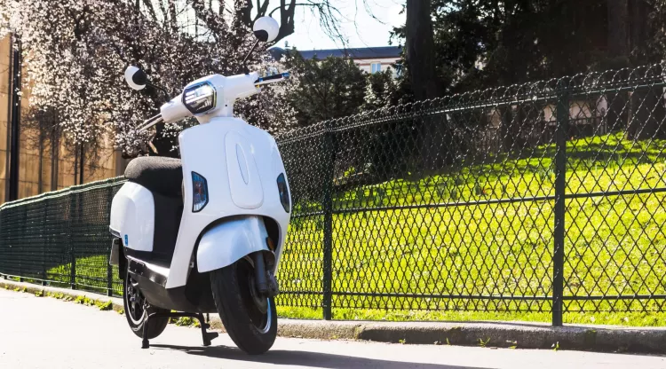 Mob-ion AM1 TGT electric scooter