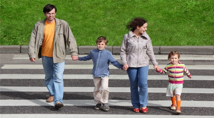 How to Teach Pedestrian Safety to Your Kids