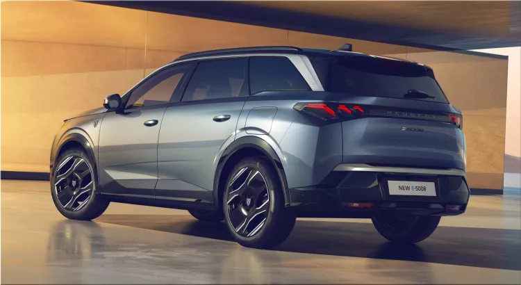 Peugeot e-5008 7 seater electric SUV