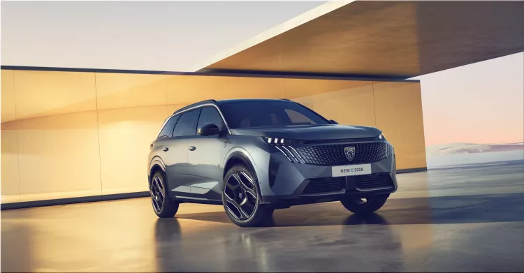 Peugeot e-5008