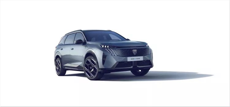 Peugeot e-5008
